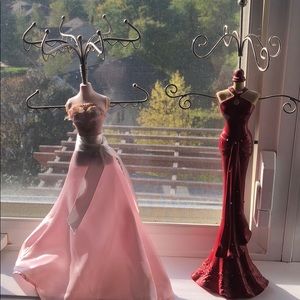 Necklace and headband displays hang ups